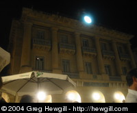 The Plaça de Constitución at night.